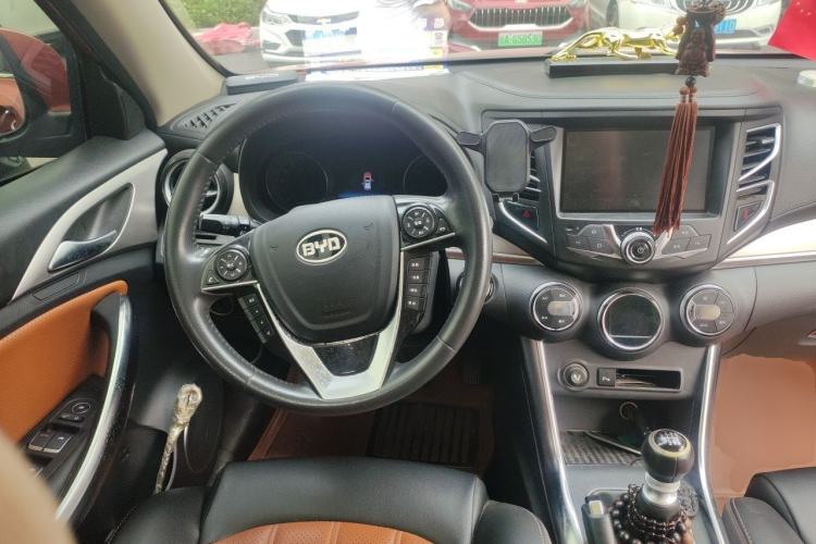 Used BYD Song 2016 1.5TI Manual Luxury Model Steering Wheel