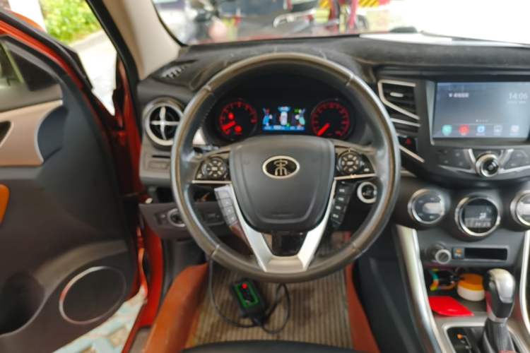 Used BYD Song 2016 GaiShi Edition 1.5TID Automatic Elite Model Steering Wheel