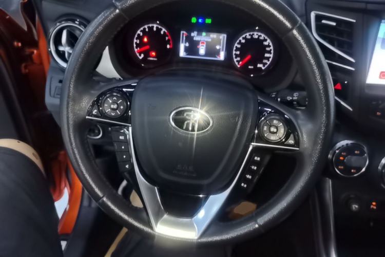 Used BYD Song 2016 GaiShi Edition 1.5TID Automatic Elite Model Steering Wheel