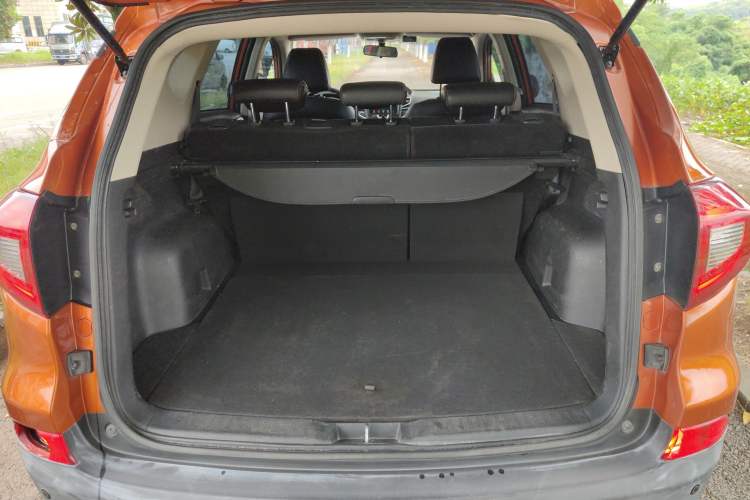 Used BYD Song 2016 1.5TI Manual Luxury Model Trunk
