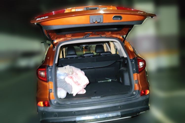 Used BYD Song 2016 2.0TID Automatic Prestige Edition Trunk