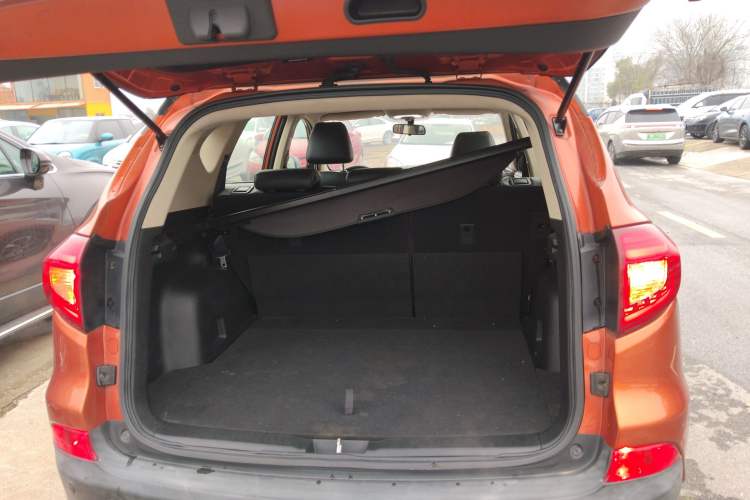 Used BYD Song 2016 2.0TID Automatic Prestige Edition Trunk