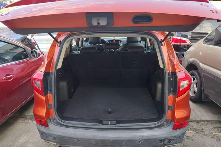 Used BYD Song 2016 GaiShi Edition 1.5TI Manual Elite Model Trunk