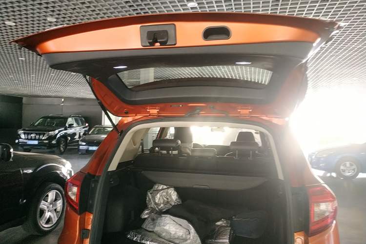 Used BYD Song 2016 GaiShi Edition 1.5TID Automatic Elite Model Trunk