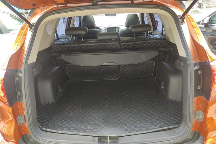 Used BYD Song 2016 2.0TID Automatic Prestige Edition Trunk