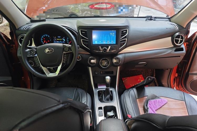 Used BYD Song 2016 2.0TID Automatic Prestige Edition Center Console