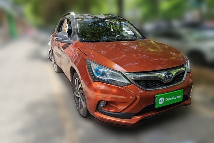 Used BYD Song 2016 2.0TID Automatic Prestige Edition Front Right 45 Deg