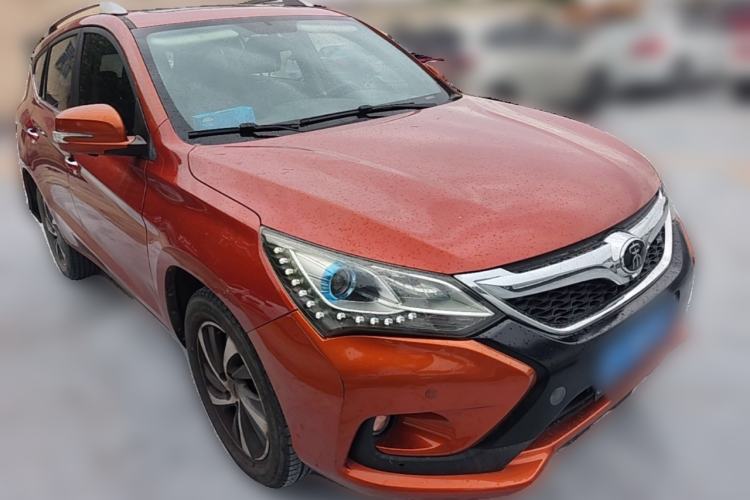 Used BYD Song 2016 1.5TI Manual Luxury Model Front Right 45 Deg