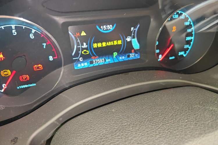 Used BYD Song 2016 2.0TID Automatic Prestige Edition Odometer Close Up