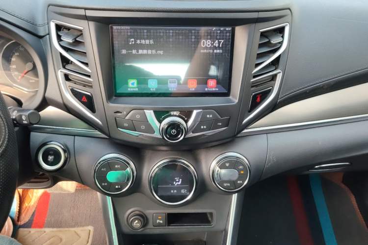 Used BYD Song 2016 GaiShi Edition 1.5TID Automatic Elite Model Audio And AC Panel