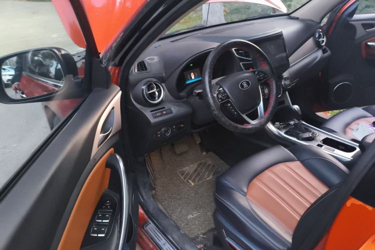 Used BYD Song 2016 2.0TID Automatic Prestige Edition Driver Seat