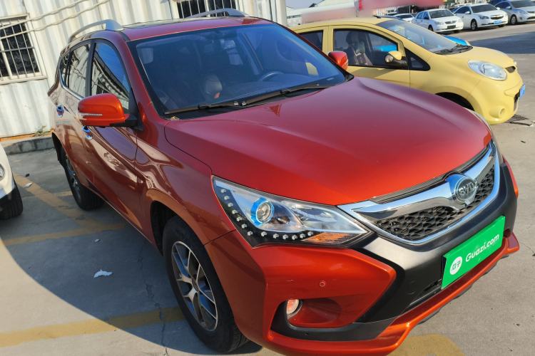 Used BYD Song 2016 1.5TI Manual Luxury Model Front Right 45 Deg