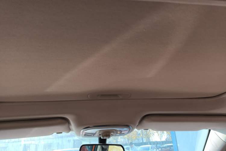Used BYD Song 2016 1.5TI Manual Luxury Model Headliner