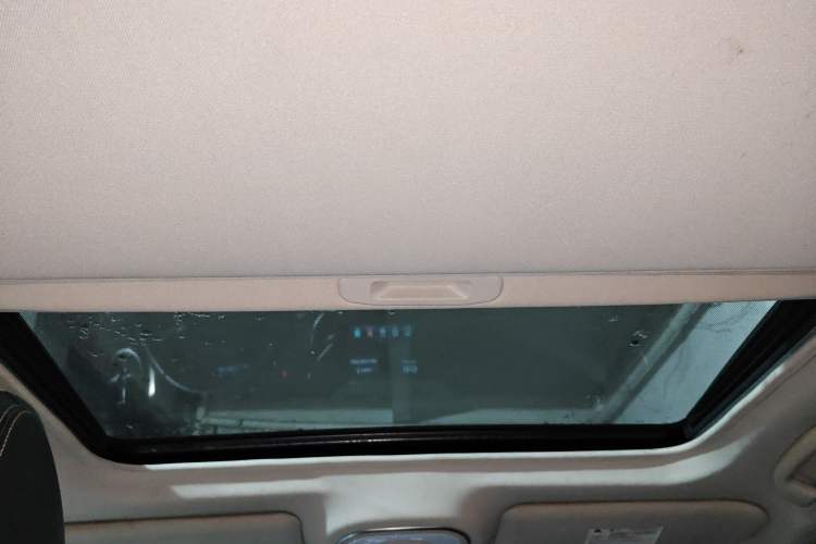 Used BYD Song 2016 GaiShi Edition 1.5TI Manual Elite Model Headliner