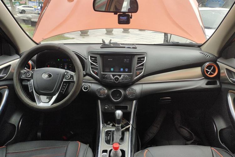 Used BYD Song 2016 GaiShi Edition 1.5TID Automatic Elite Model Interior 2