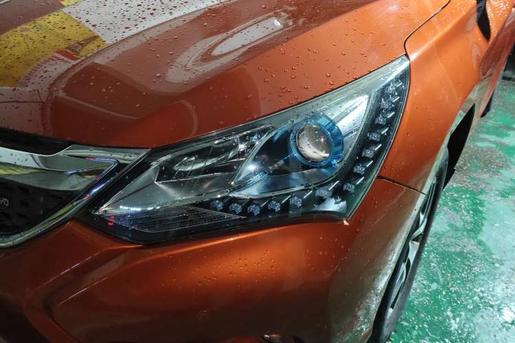 Used BYD Song 2016 GaiShi Edition 1.5TI Manual Elite Model Left Front Headlight