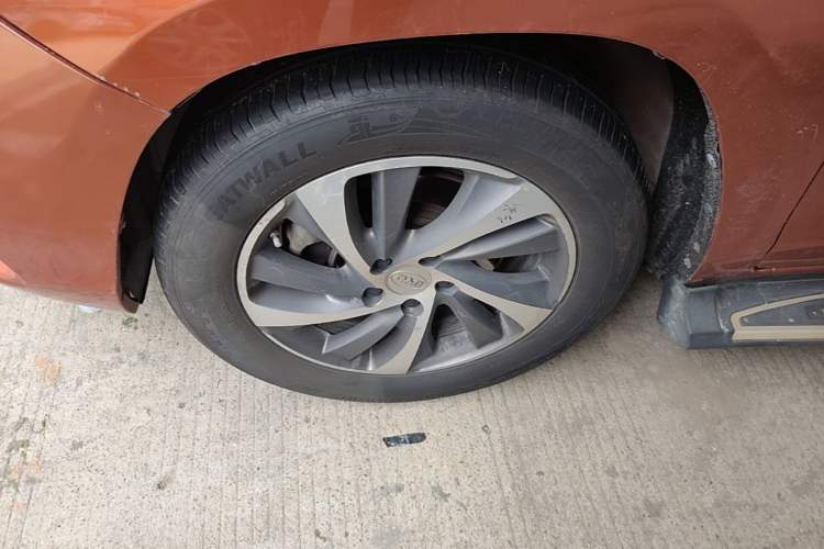 Used BYD Song 2016 1.5TI Manual Luxury Model Left Front Wheel Hub