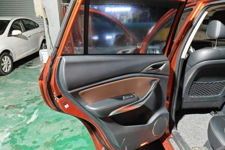 Used BYD Song 2016 GaiShi Edition 1.5TI Manual Elite Model Left Rear Door Interior