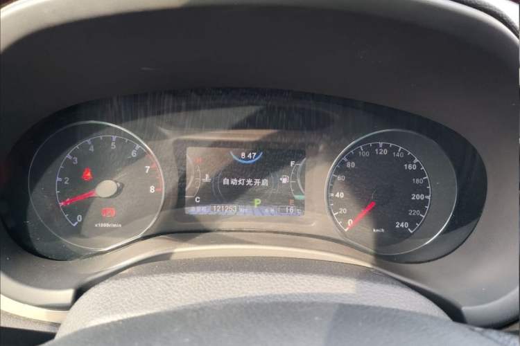 Used BYD Song 2016 GaiShi Edition 1.5TID Automatic Elite Model Odometer Close Up