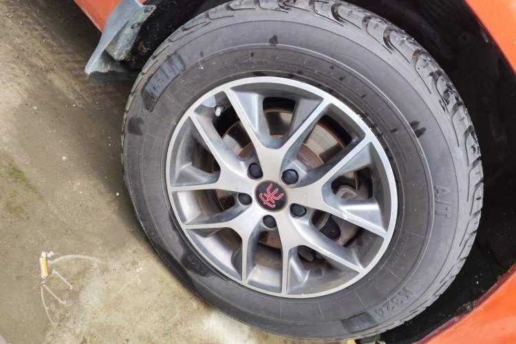 Used BYD Song 2016 GaiShi Edition 1.5TI Manual Elite Model Right Front Wheel Hub