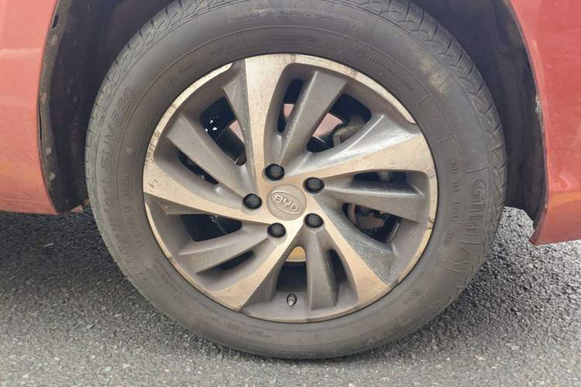Used BYD Song 2016 2.0TID Automatic Flagship Edition Right Front Wheel Hub