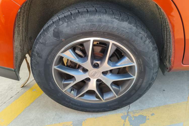 Used BYD Song 2016 1.5TI Manual Luxury Model Right Rear Wheel Hub