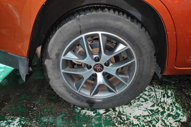 Used BYD Song 2016 GaiShi Edition 1.5TI Manual Elite Model Right Rear Wheel Hub