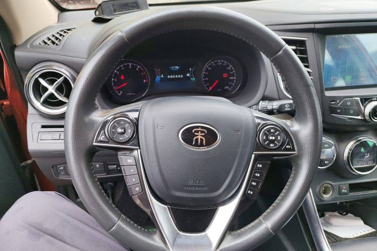 Used BYD Song 2016 GaiShi Edition 1.5TI Manual Elite Model Steering Wheel