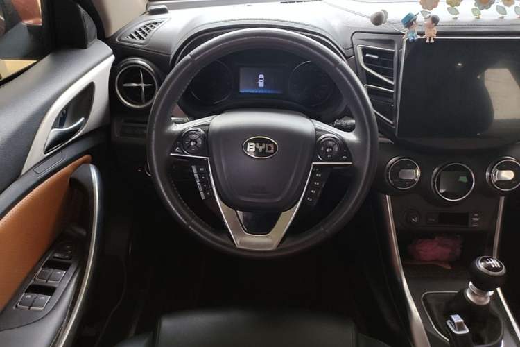 Used BYD Song 2016 1.5TI Manual Luxury Model Steering Wheel