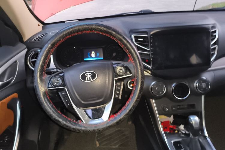 Used BYD Song 2016 2.0TID Automatic Prestige Edition Steering Wheel