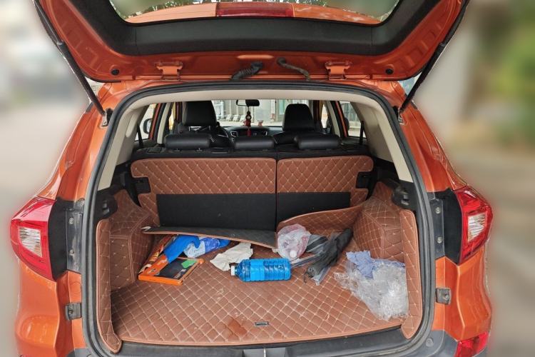 Used BYD Song 2016 GaiShi Edition 1.5TID Automatic Elite Model Trunk