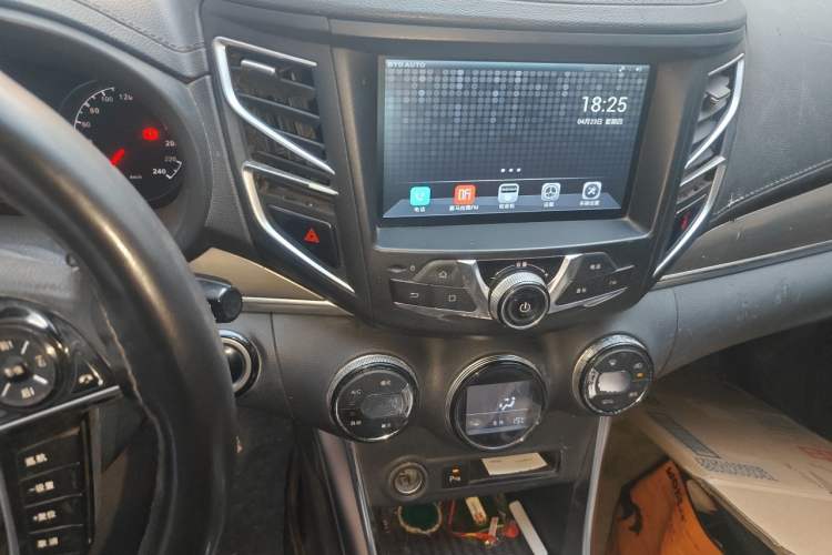 Used BYD Song 2016 GaiShi Edition 1.5TI Manual Elite Model Audio And AC Panel