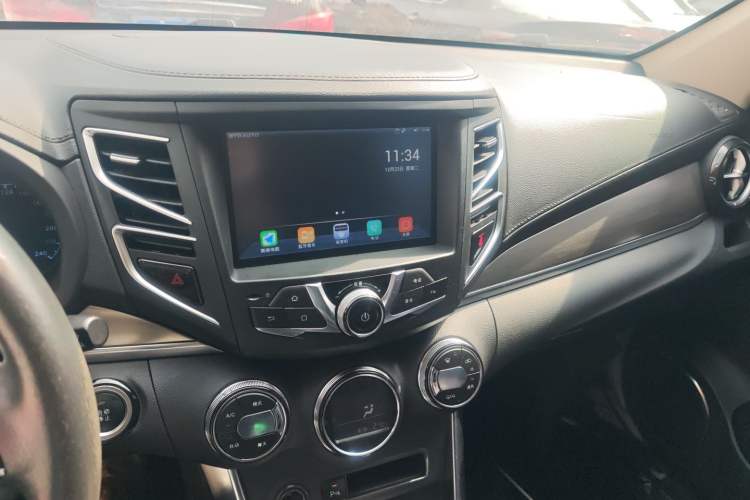 Used BYD Song 2016 GaiShi Edition 1.5TID Automatic Elite Model Audio And AC Panel