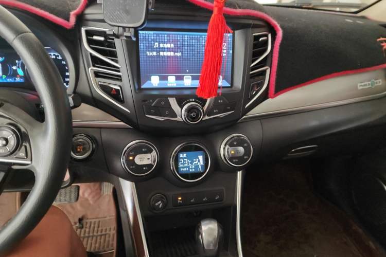 Used BYD Song 2016 2.0TID Automatic Flagship Edition Audio And AC Panel