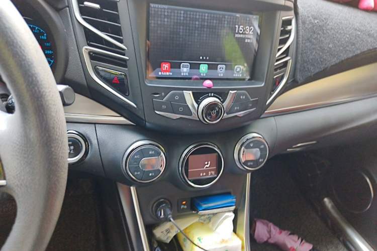 Used BYD Song 2016 1.5TI Manual Luxury Model Audio And AC Panel