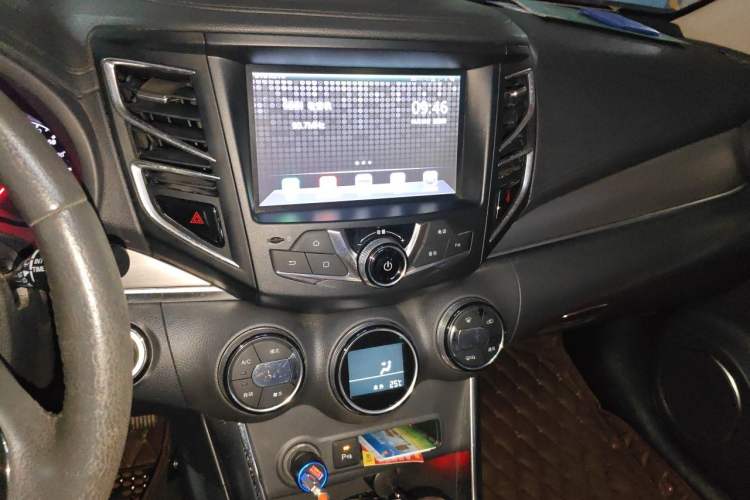 Used BYD Song 2016 2.0TID Automatic Prestige Edition Audio And AC Panel