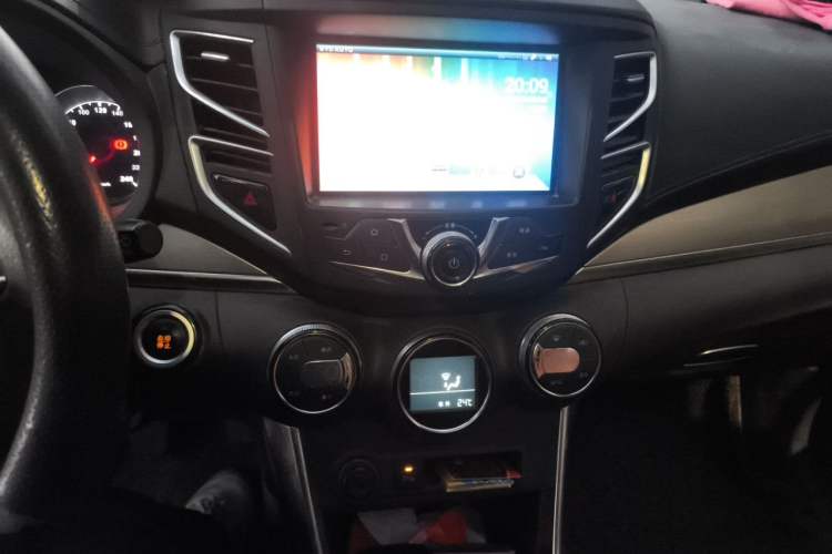 Used BYD Song 2016 1.5TI Manual Luxury Model Audio And AC Panel
