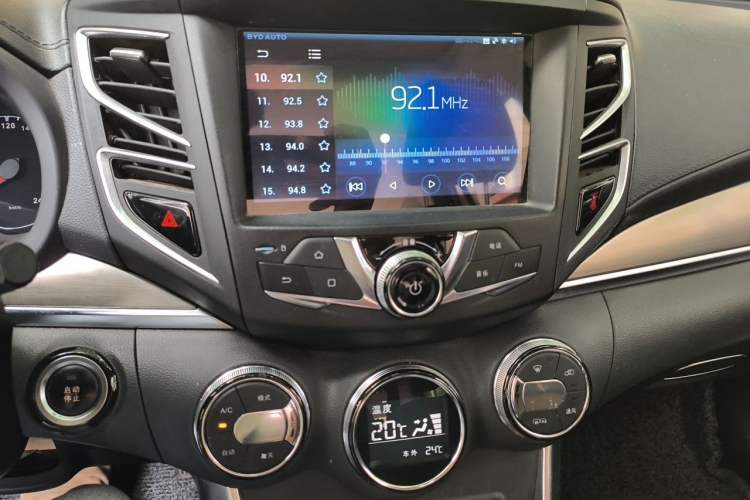 Used BYD Song 2016 GaiShi Edition 1.5TID Automatic Elite Model Audio And AC Panel