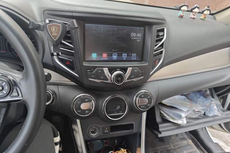 Used BYD Song 2016 1.5TI Manual Luxury Model Audio And AC Panel