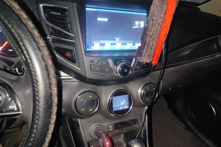 Used BYD Song 2016 GaiShi Edition 1.5TID Automatic Elite Model Audio And AC Panel