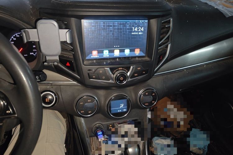 Used BYD Song 2016 GaiShi Edition 1.5TID Automatic Elite Model Audio And AC Panel