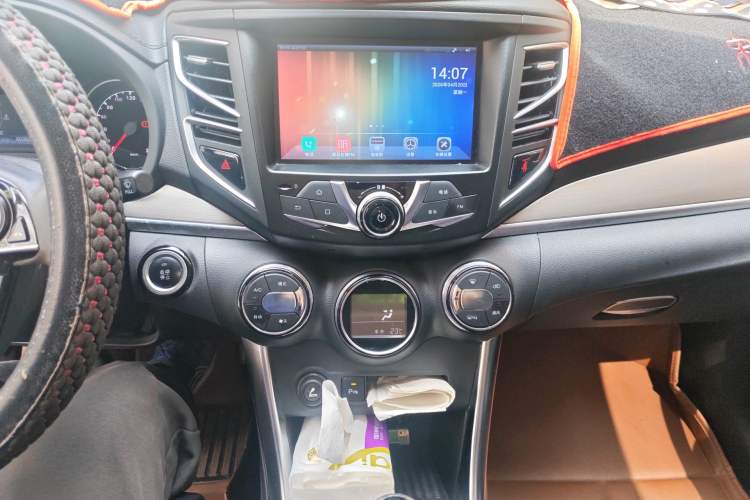 Used BYD Song 2016 1.5TI Manual Luxury Model Audio And AC Panel