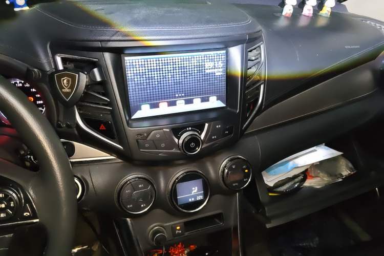 Used BYD Song 2016 1.5TI Manual Luxury Model Audio And AC Panel
