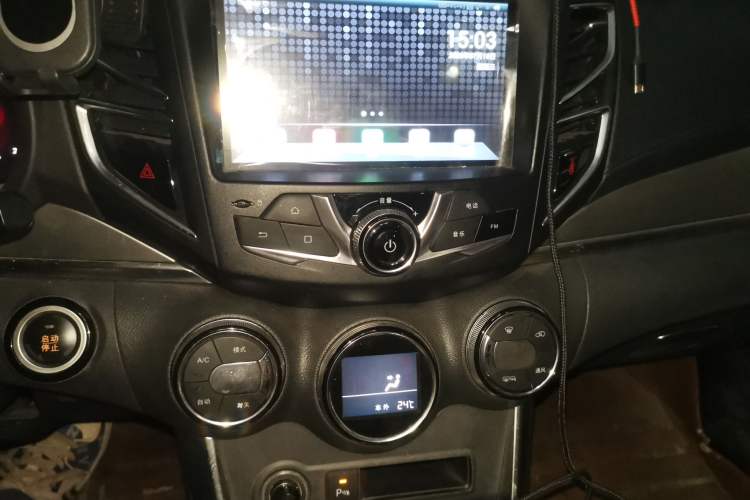 Used BYD Song 2016 2.0TID Automatic Prestige Edition Audio And AC Panel