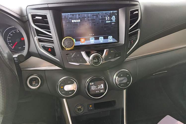Used BYD Song 2016 1.5TI Manual Luxury Model Audio And AC Panel