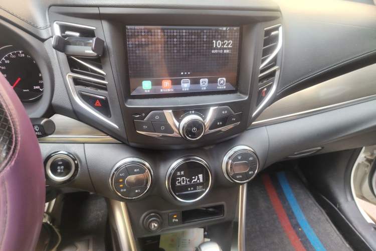 Used BYD Song 2016 GaiShi Edition 1.5TID Automatic Elite Model Audio And AC Panel
