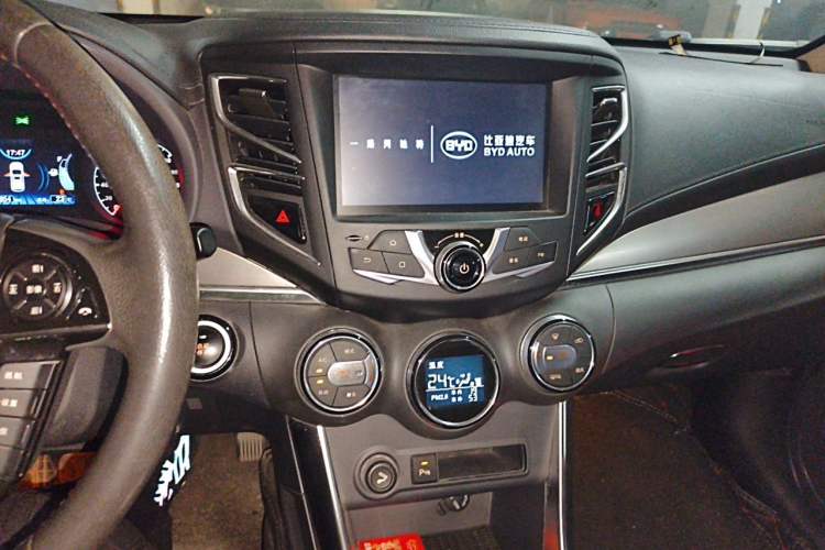 Used BYD Song 2016 1.5TI Manual Luxury Model Audio And AC Panel