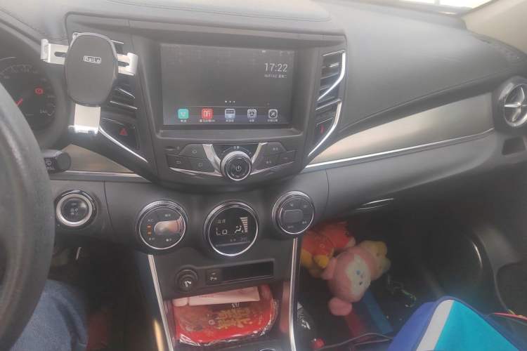 Used BYD Song 2016 GaiShi Edition 1.5TI Manual Elite Model Audio And AC Panel