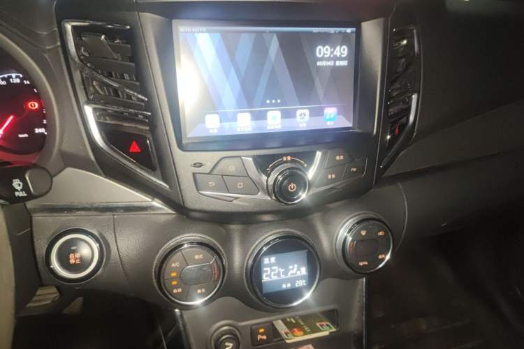 Used BYD Song 2016 1.5TI Manual Luxury Model Audio And AC Panel