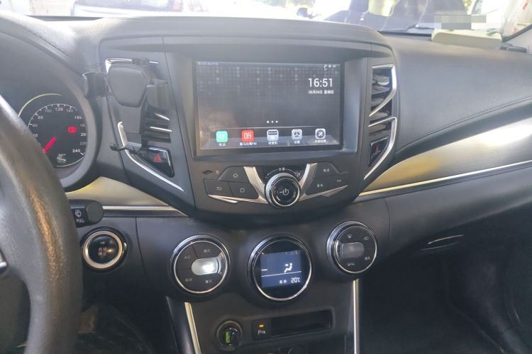 Used BYD Song 2016 GaiShi Edition 1.5TI Manual Elite Model Audio And AC Panel